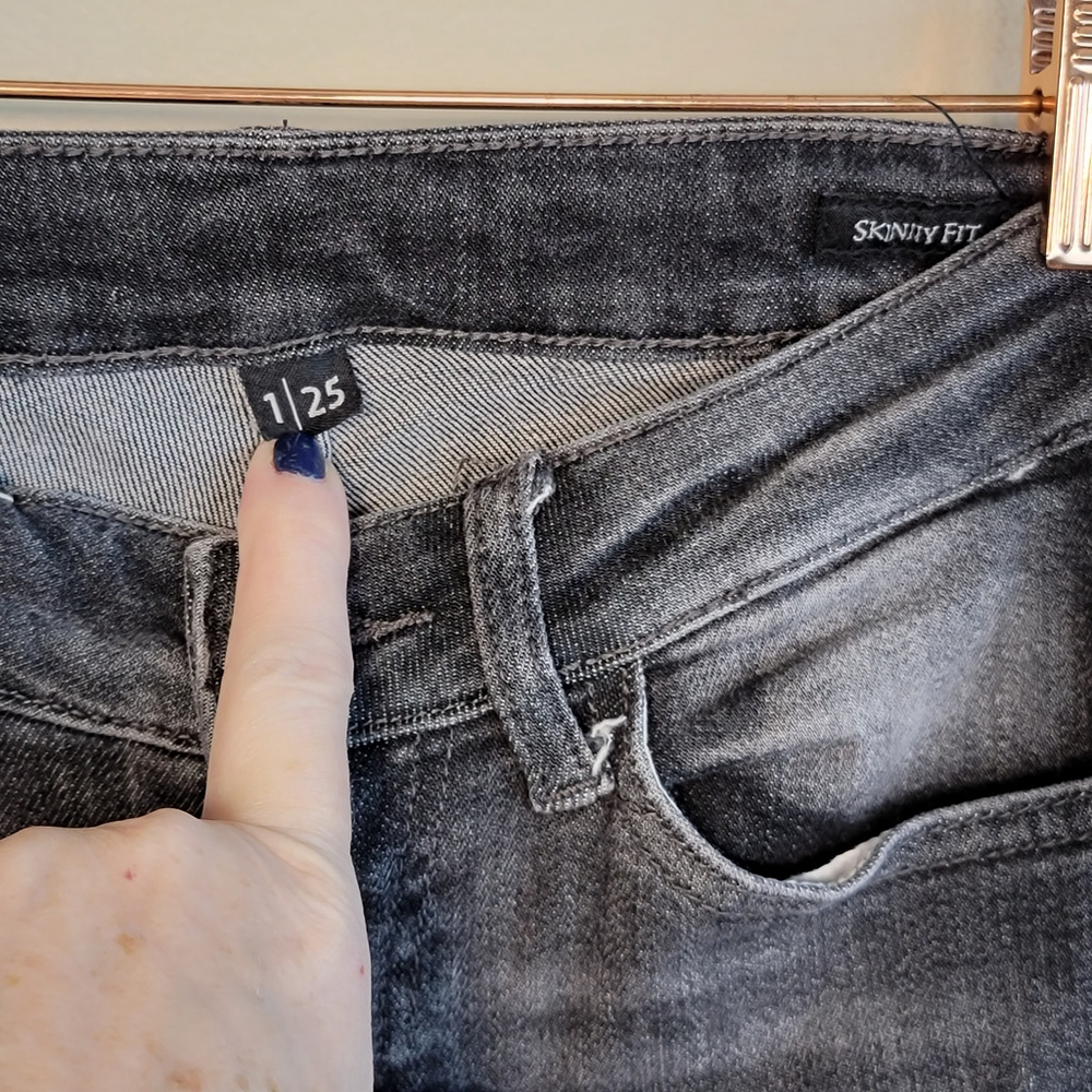 Judy Blue Skinny Fit High RiseDistressed Jegging Frayed Jeans 1 - Picture 3 of 12